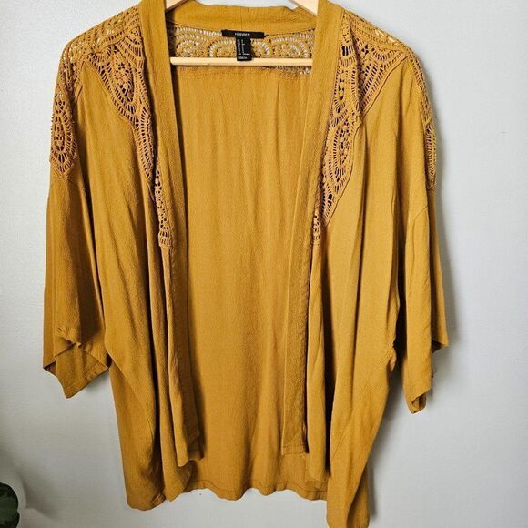 EUC FOREVER 21 MUSTARD LIGHT KIMONO LACED / APPLIQUE TOP SIZE S/M - Picture 1 of 16